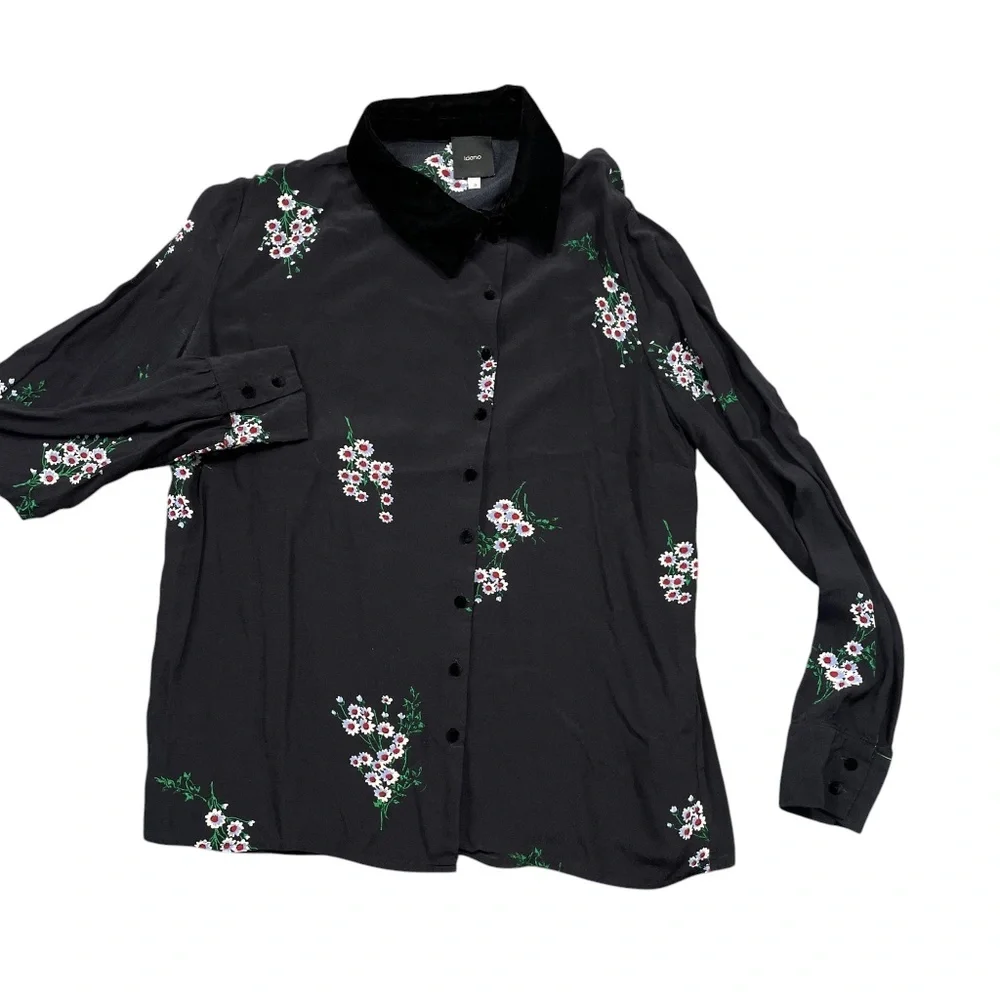 Idano 3 Floral Button Down Blouse Black Velour Collar Covered Buttons